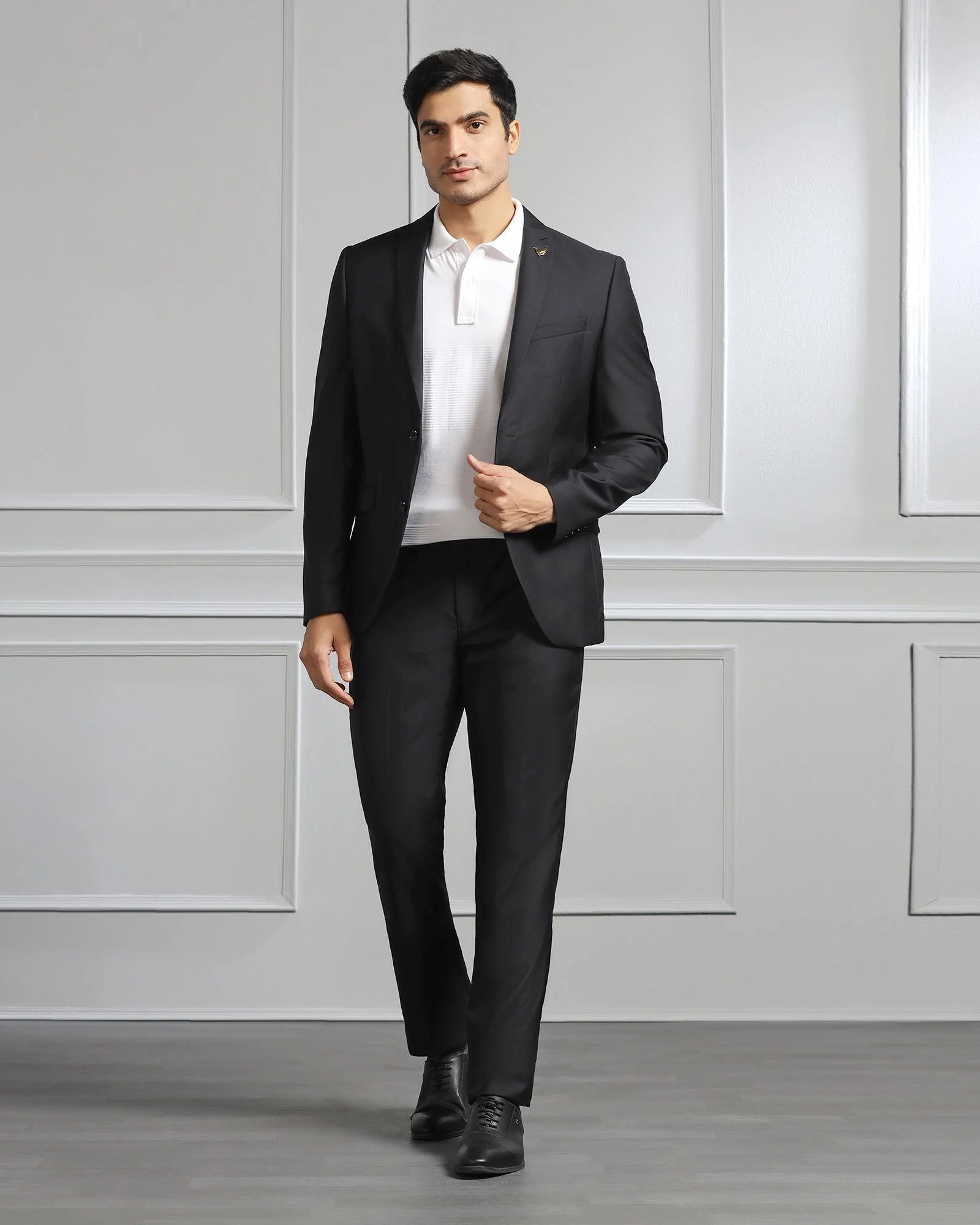 Luxe Three Piece Black Solid Formal Suit - Meriner - Image 8