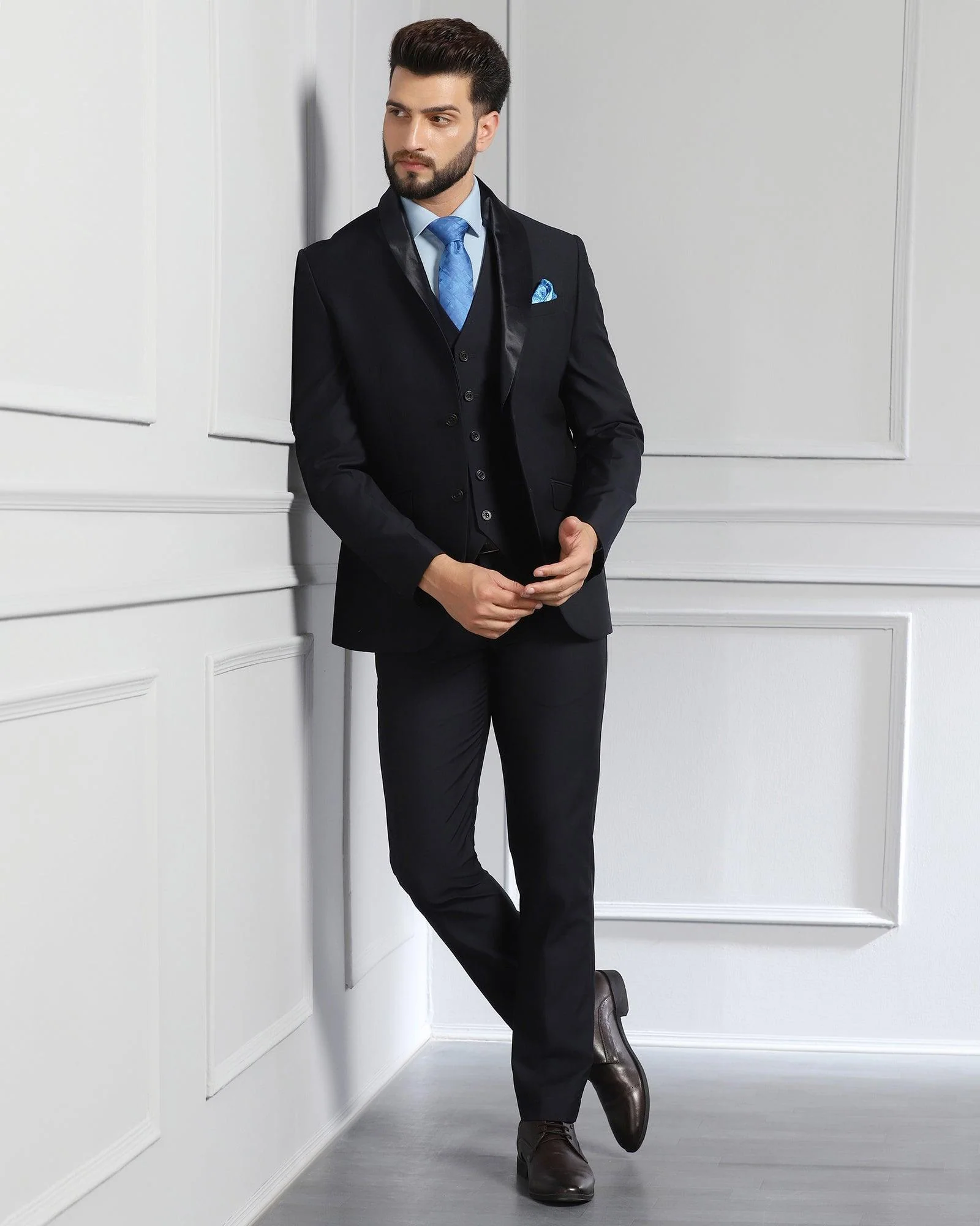 Luxe Three Piece Navy Solid Formal Suit - Meriner - Image 9