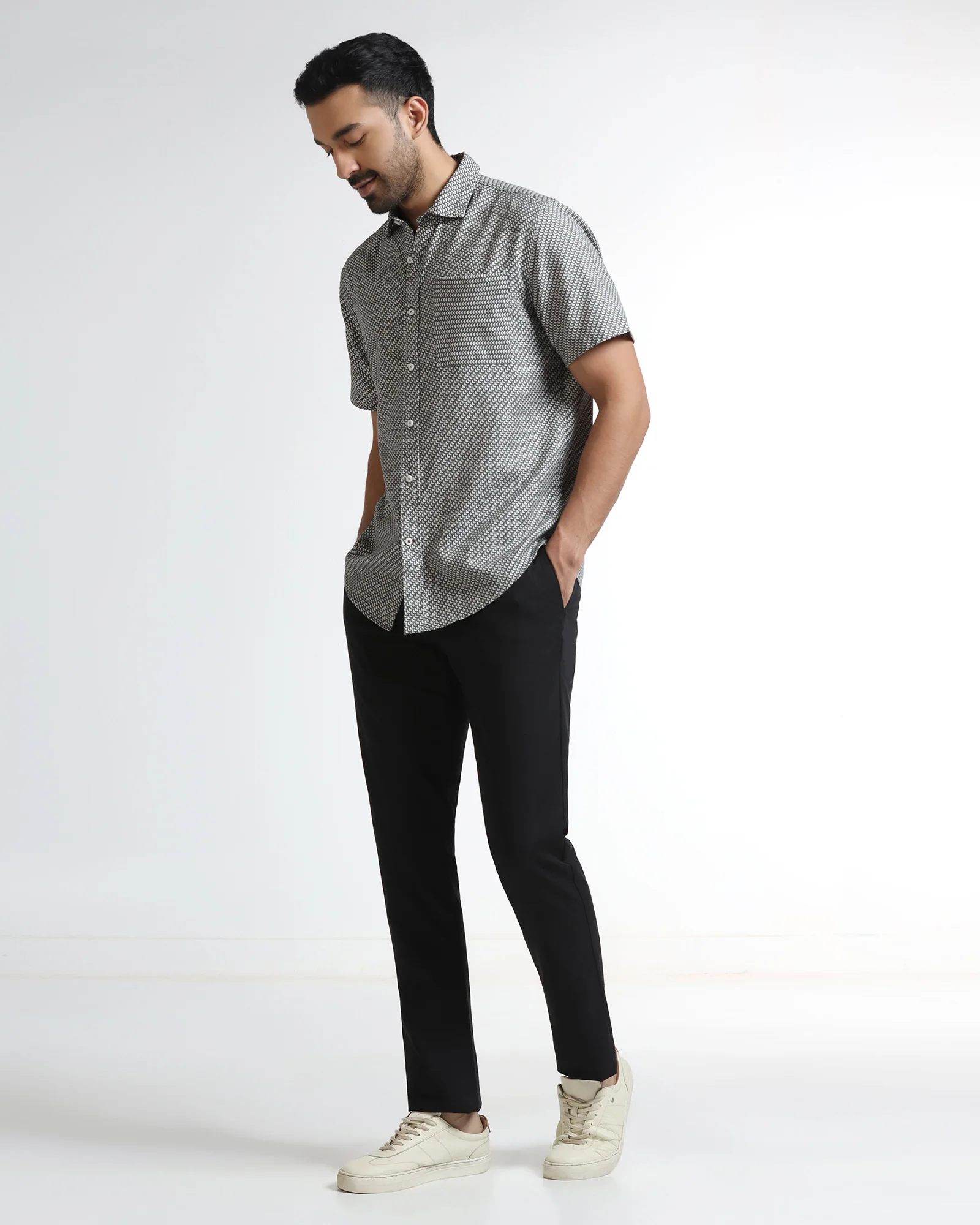 Black Unwrinkle Solid Khakis - Tigris
