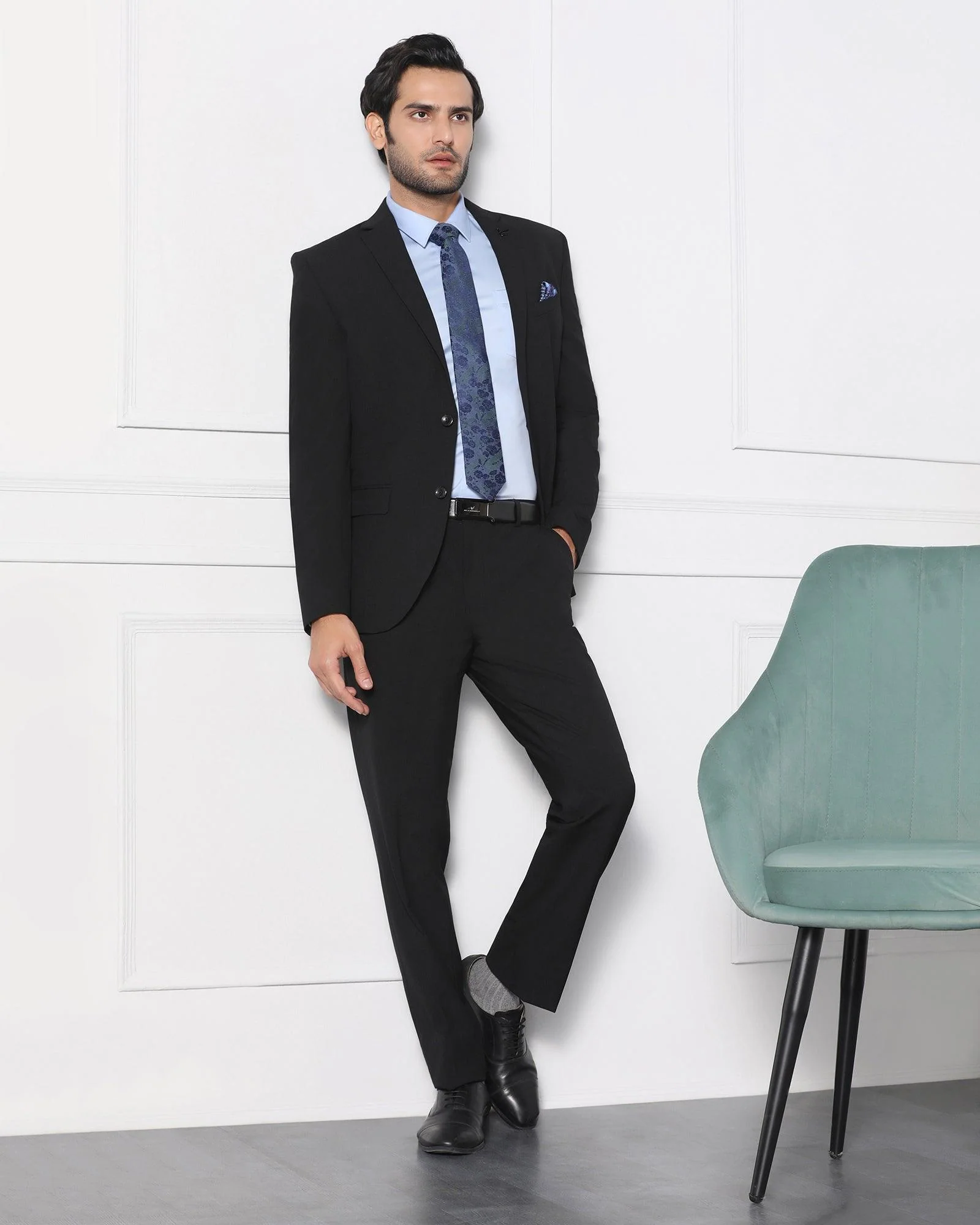 Black Must Haves Two Piece Solid Suit - Jerret - Image 2