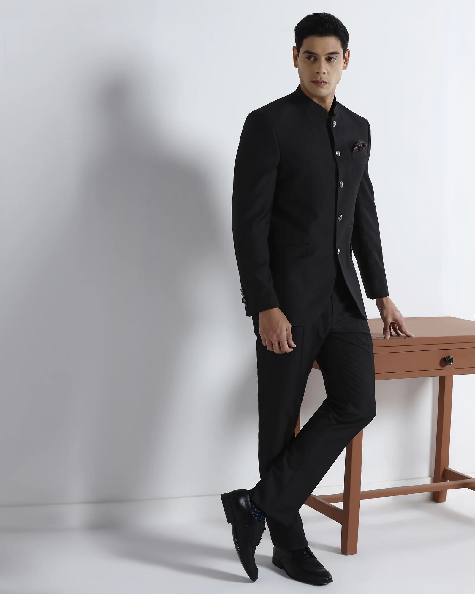 Black Two Piece Textured Suit - Micon - Image 6