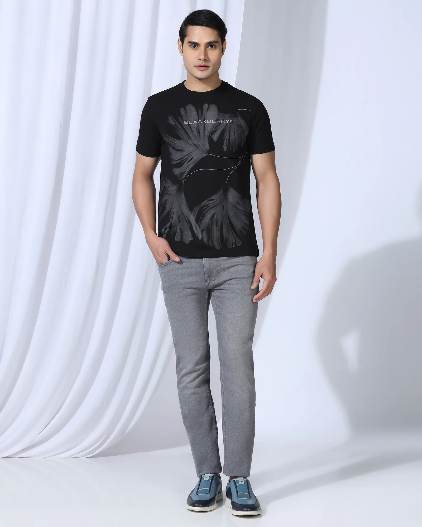 Crew Neck Black Printed T-Shirt - Gingko - Image 4
