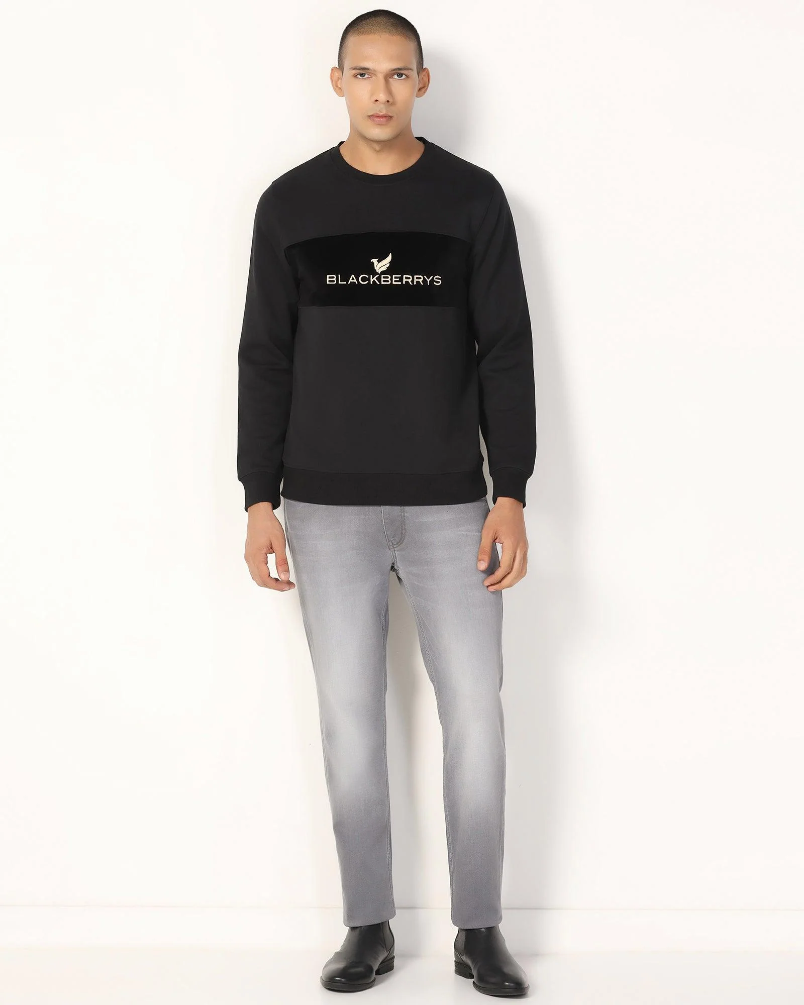 Crew Neck Black Solid Sweatshirt - Feb - Image 3