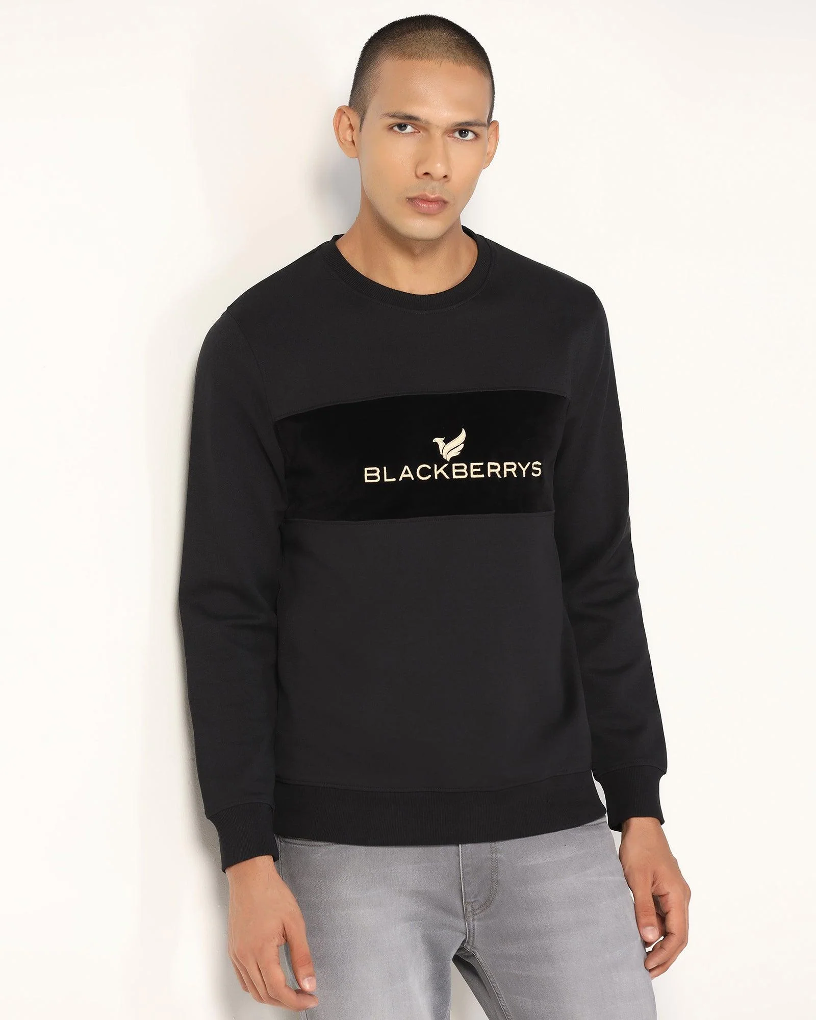 Crew Neck Black Solid Sweatshirt - Feb - Image 6