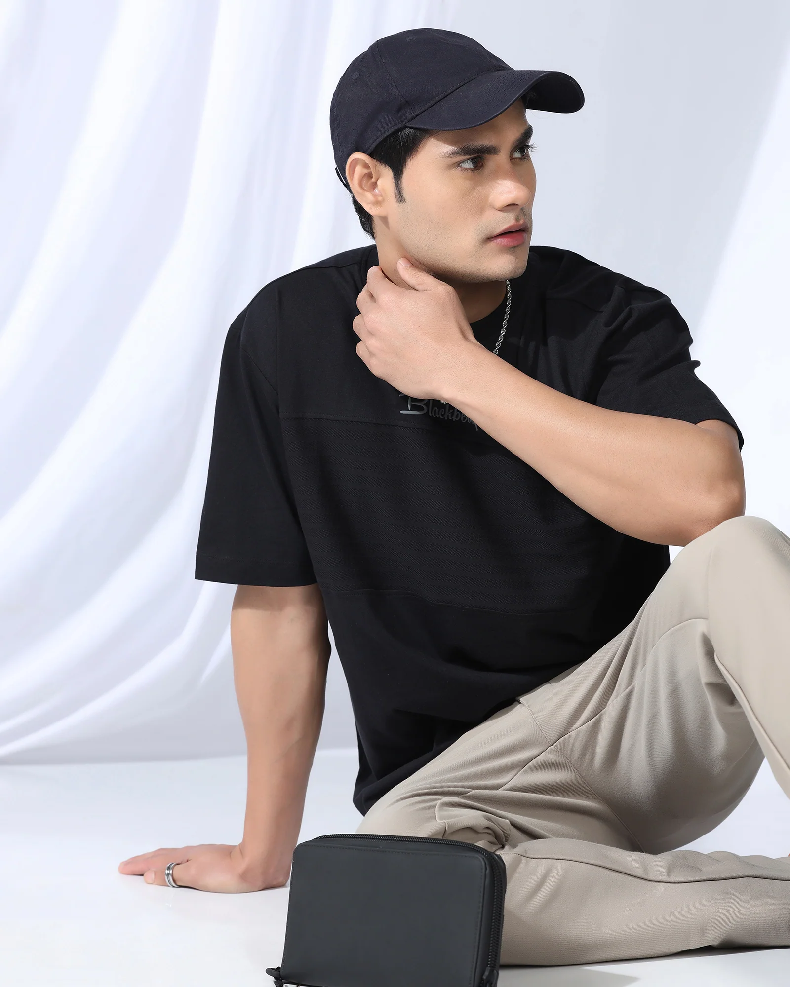 Crew Neck Black Solid T-Shirt - Stroke - Image 7