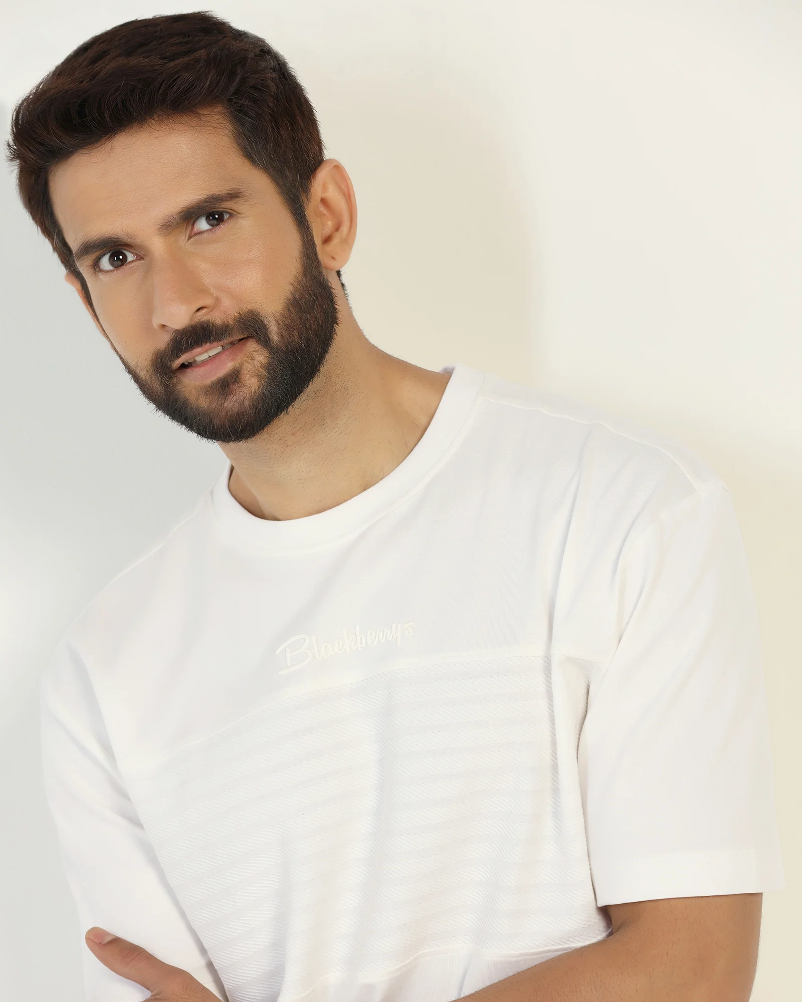 Crew Neck Off White Solid T-Shirt - Stroke - Image 4