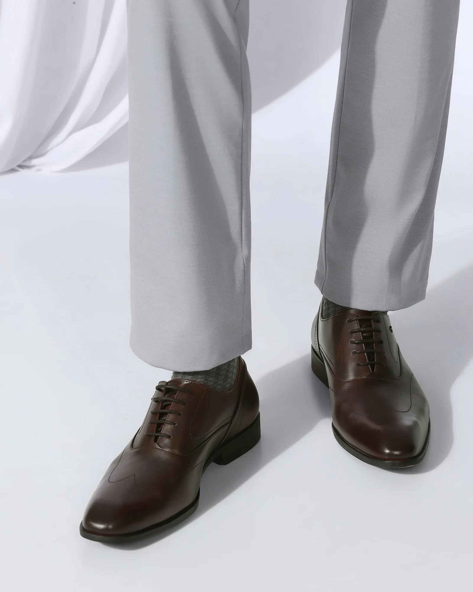 Leather Burgandy Solid Oxford Shoes - Vena - Image 9