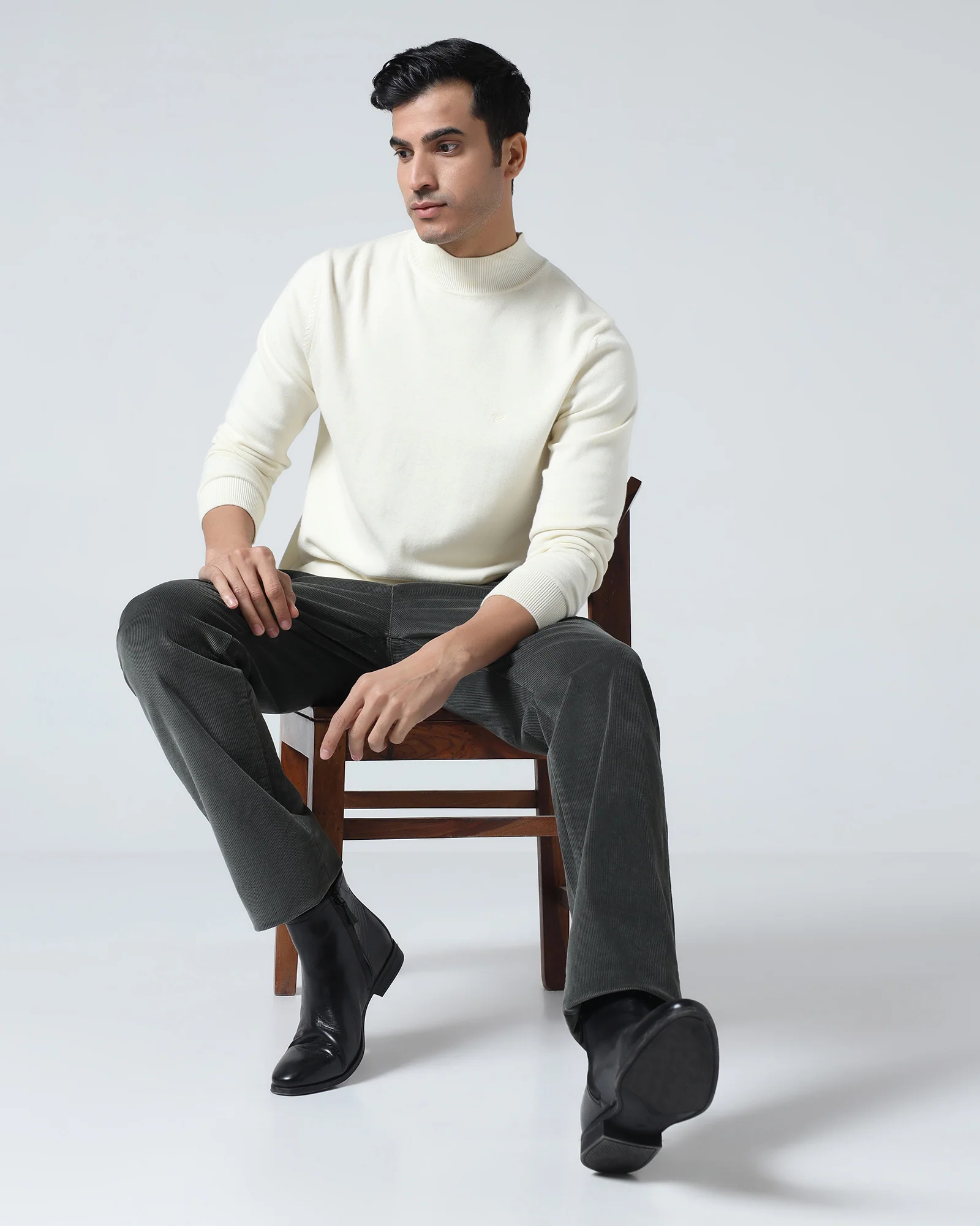 Olive Corduroy Solid Khakis - Magne - Image 7