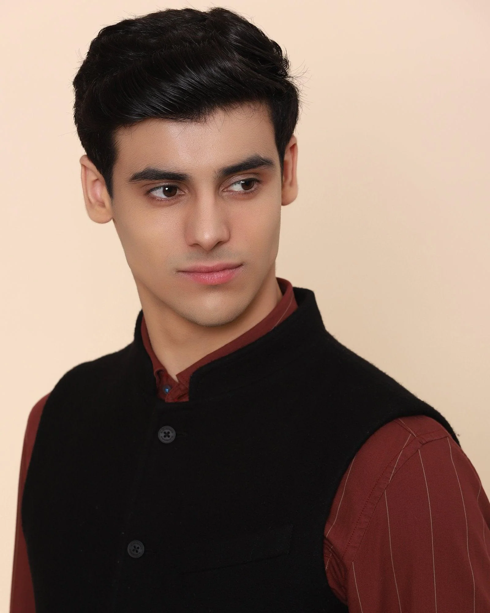 Bandhgala Casual Black Solid Waistcoat - Rhombus - Image 3