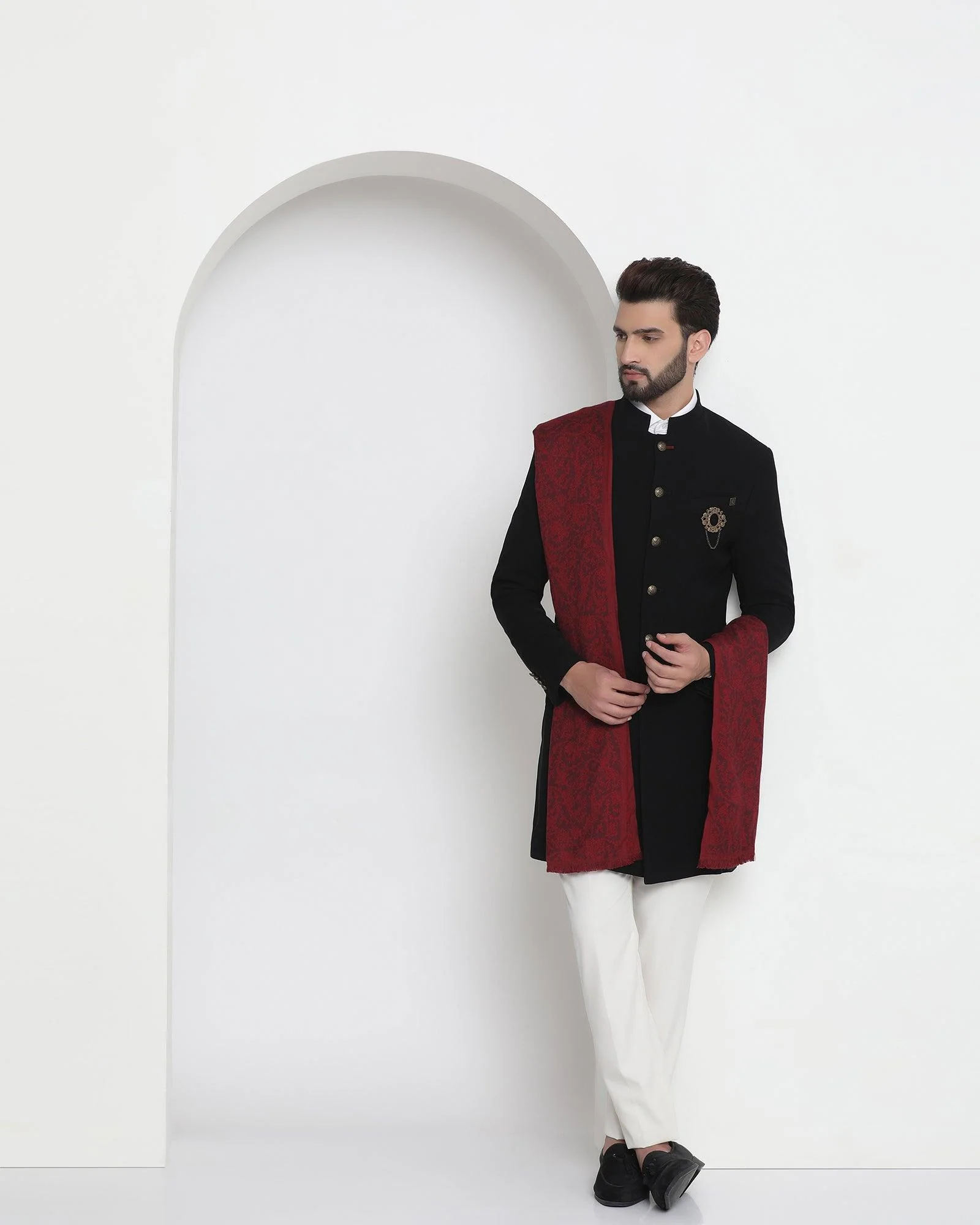 Black Swarn Solid Achkan Set - Tren