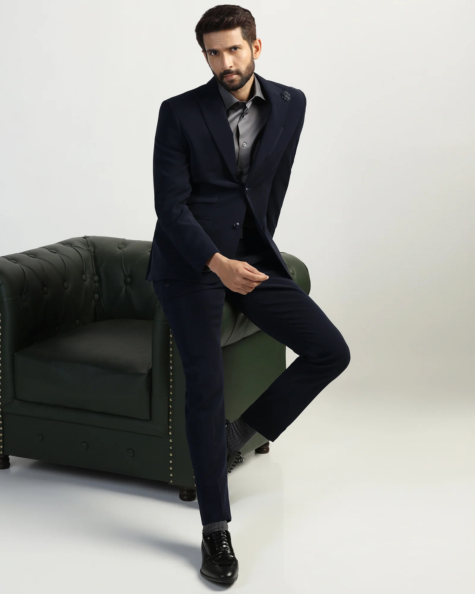 Two Piece Navy Solid Formal Suit - Weimer - Image 10